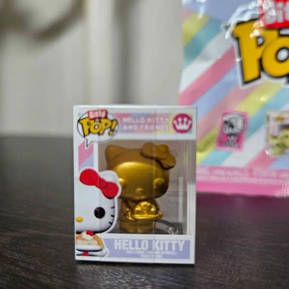 Gold Hello Kitty Bitty Pop 1/32 Rare Funko